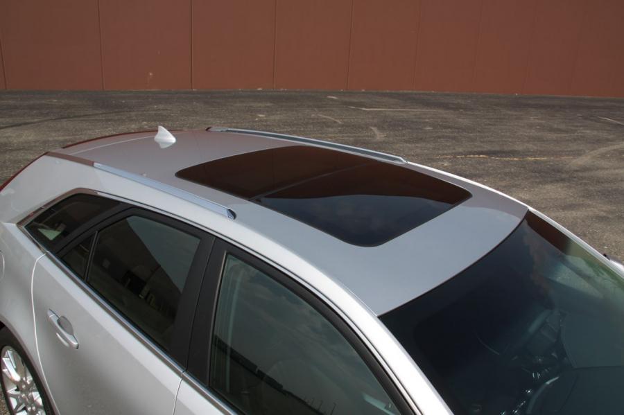  Cadillac CTS Sport Wagon 2010 года  (фото 39 из 53)